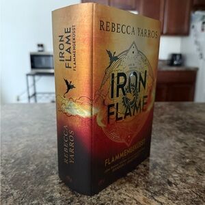 Iron Flame German edition by Rebecca Yarros